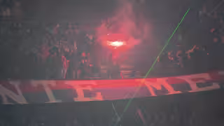 Evacúan el estadio de Medellín tras interrupción del DIM-Flamengo de Libertadores por protesta