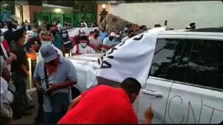Maestros de la CNTE bloquea carretera San Cristóbal-Tuxtla
