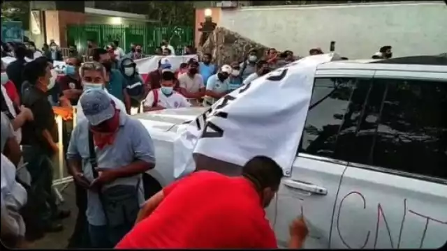 Maestros de la CNTE bloquea carretera San Cristóbal-Tuxtla
