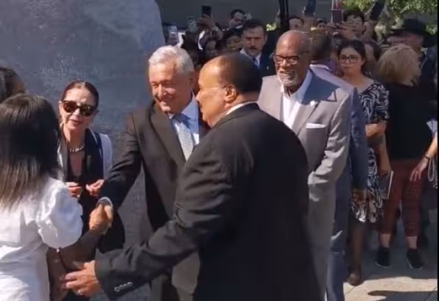 AMLO rinde homenaje a Martin Luther King durante su visita a Estados Unidos