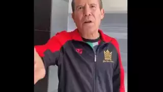 Para esta, su última pelea de exhibición, Julio César Chávez mencionó que se quitará la careta durante un round