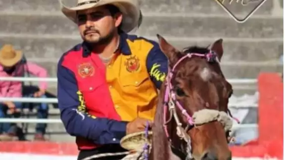 Jesús "Buby" Cámara, famoso vaquero de Tekax es denunciado por intento de secuestro Jesús "Buby" Cámara, famoso vaquero de Tekax es denunciado por intento de secuestro