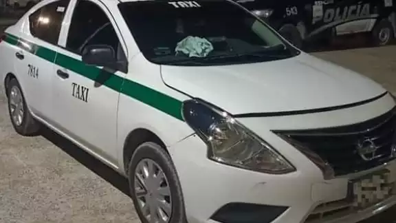El auto fue puesto a disposición de las autoridades El auto fue puesto a disposición de las autoridades
