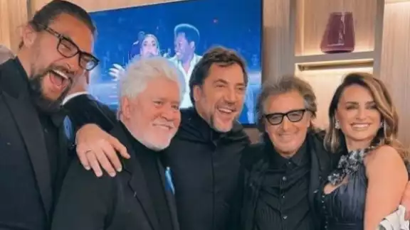 Pedro Almodóvar es uno de los grandes candidatos a ser premiado esta noche