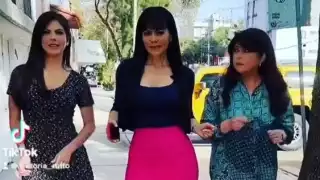 En el video se le vio a Victoria Ruffo un poco descoordinada. Foto: Captura de Pantalla
