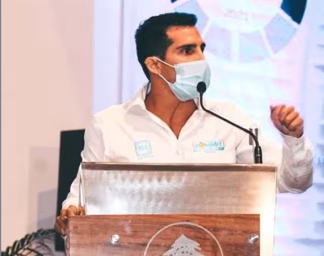 Rommel Pacheco es Diputado Federal electo, con licenciatura, maestría y un Doctorado Honoris Causa.