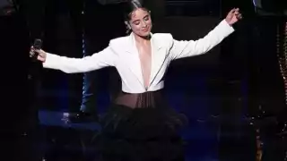 La cantante siempre ha procurado compartir sus raíces tanto mexicanas como cubanas, y ahora lo hizo con una nueva versión de ‘I'll Be Home For Christmas’