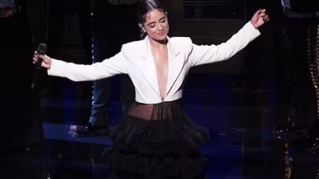 La cantante siempre ha procurado compartir sus raíces tanto mexicanas como cubanas, y ahora lo hizo con una nueva versión de ‘I'll Be Home For Christmas’