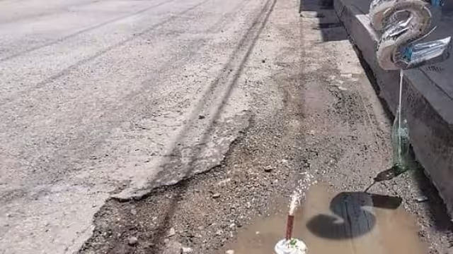 En las imágenes se puede ver cómo cada bache tiene su respectivo globo y pastel para celebrar