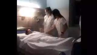 Las trabajadoras de la salud se desempeñan en el Hospital Joan XXIII, en España. Foto: Captura de pantalla