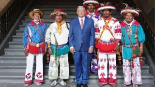 AMLO se reunió con autoridades de la comunidad wixárika