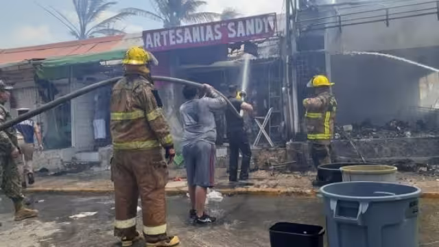 Los bomberos pagan sus propios cursos de capacitación