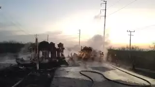Se registró un choque entre un camión del transporte urbano y una pipa cargada con 40 mil litros de combustible
