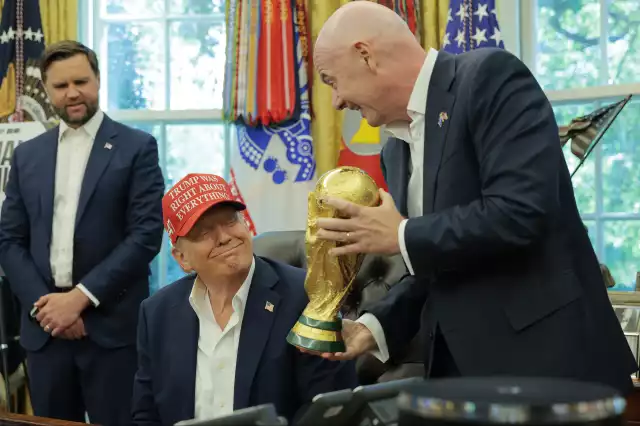 Gianni Infantino estuvo con Donald Trump para anunciar el sorteo de la próxima Copa del Mundo.