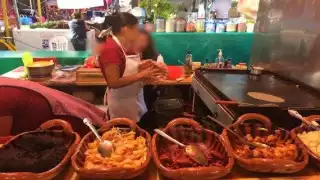 La pandemia le pegó a los negocios informales, reporta el Inegi