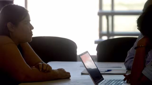 Los códigos Penal y Civil no abordan adecuadamente los delitos cibernéticos.