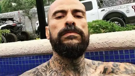 Babo le dice adiós a Karely, ahora ya tiene una nueva compañera Babo le dice adiós a Karely, ahora ya tiene una nueva compañera