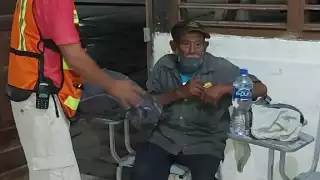 El adulto mayor acudió a refugiarse a la escuela secundaria 'Leona Vicario' en Felipe Carrillo Puerto