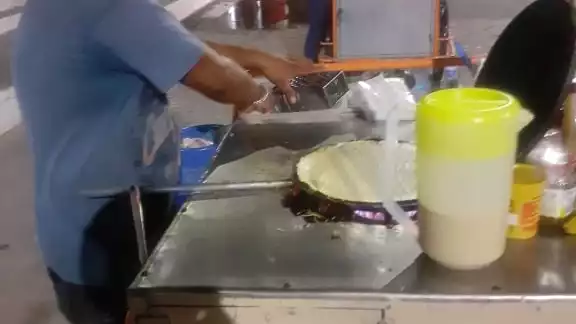 Los vendedores ambulantes de Cozumel indican que cuentan con sus permisos para laborar en la vía pública Los vendedores ambulantes de Cozumel indican que cuentan con sus permisos para laborar en la vía pública