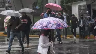 Se recomienda tomar precauciones ante la probabilidad de lluvia este viernes