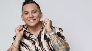 Edwin Luna se somete a procedimiento estético; así luce el cantante: FOTO