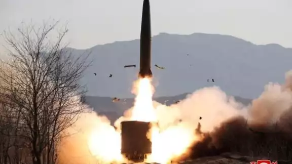 Kim Jong-Un, líder de Corea del Norte, mantienen un programa de pruebas de misiles de largo alcance Kim Jong-Un, líder de Corea del Norte, mantienen un programa de pruebas de misiles de largo alcance