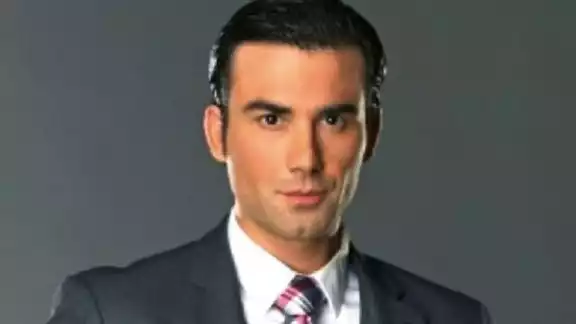 José Luis Reséndez es uno de los actores y modelos más atractivos en el mundo del espectáculo que enamora en redes sociales