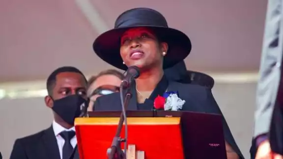 Martine Moise revela cómo sobrevivió al magnicidio del presidente de Haití Martine Moise revela cómo sobrevivió al magnicidio del presidente de Haití