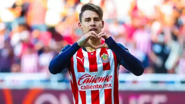 Chivas ha presentado su nuevo uniforme para la Liga MX