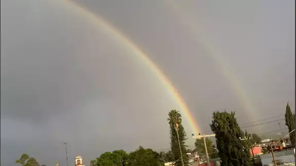 Las lluvias provocaron un impresionante arcoíris doble visible en varios puntos de la Ciudad de México Las lluvias provocaron un impresionante arcoíris doble visible en varios puntos de la Ciudad de México
