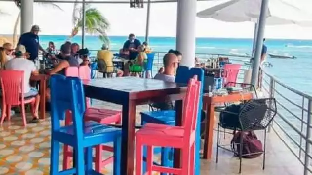 Los colaboradores de establecimientos cumplen protocolos