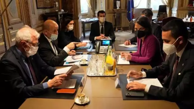 Unión Europea aprueba por unanimidad sanciones contra Rusia
