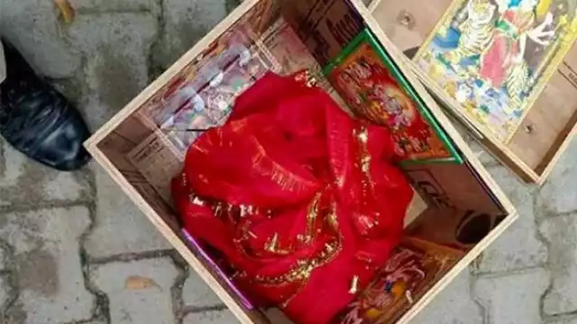 La persona quien la encontró, de nombre Gullu Chaudhary, descubrió a la bebé el 15 de junio