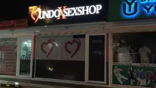 En los sex shop se venden revistas hasta condones de sabores