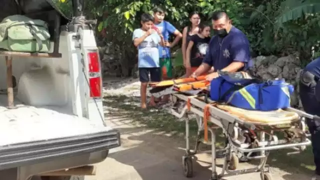 La mujer fue ingresada para ser atendida en el hospital