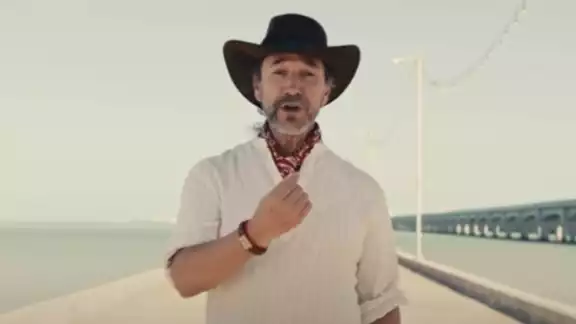 ¿Qué Ganas de Verte? es el segundo sencillo de su EP ¿Qué Ganas de Verte? es el segundo sencillo de su EP