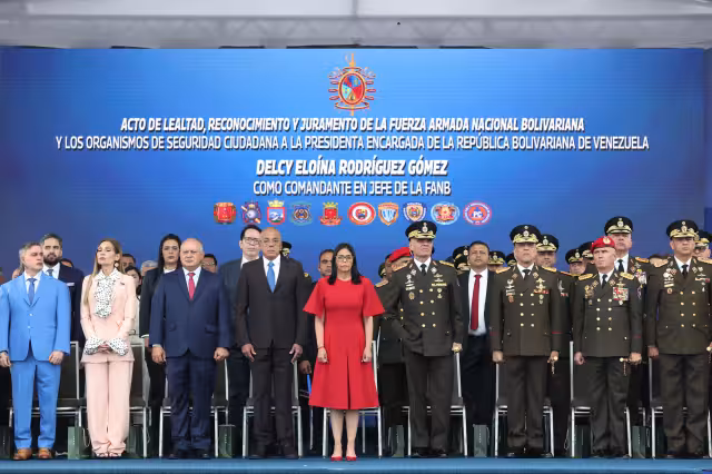 La Fuerza Armada Nacional Bolivariana reconoció como Comandante en Jefe a la nueva presidenta.