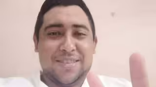 Atiende desde retirar puntos, toma de presión, de oxígeno, aplicación de inyecciones hasta retiro de sondas