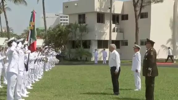 Por primera vez la ceremonia por el Día de la Marina se llevó en la Escuela Náutica Mercante, Fernando Siliceo y Torres, de Veracruz Por primera vez la ceremonia por el Día de la Marina se llevó en la Escuela Náutica Mercante, Fernando Siliceo y Torres, de Veracruz