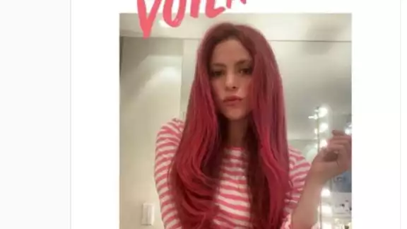 Shakira regresa el tono rojo en su cabello como en los 90's Shakira regresa el tono rojo en su cabello como en los 90's