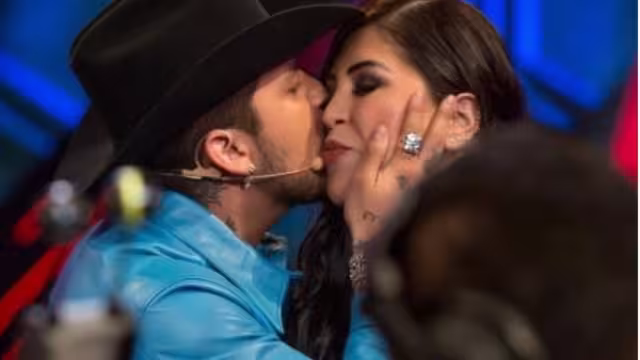 Christian Nodal y Belinda no han acudido a ver a la mamá del cantante