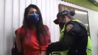 Las cuatro mujeres fueron detenidas mientras realizaban su trabajo