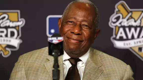 Aaron fue incluido en el Salón de la Fama del Béisbol en 1982 luego de una ilustre carrera en la MLB Aaron fue incluido en el Salón de la Fama del Béisbol en 1982 luego de una ilustre carrera en la MLB