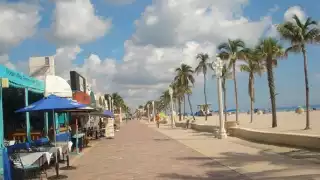 El tiroteo sigue activo en Hollywood Beach