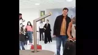 El diputado arribó al Aeropuerto Internacional de la Ciudad de México