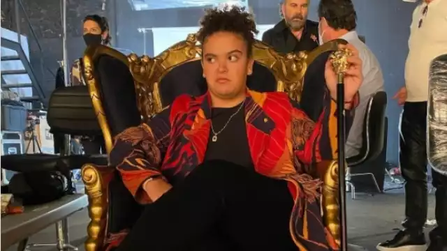 Sus primas le robaron la atención de sus fans