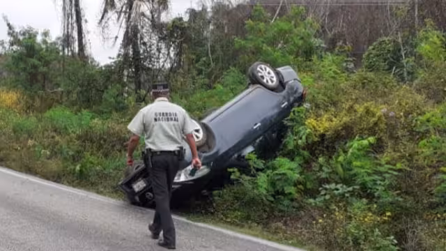 Uno de los autos terminó así