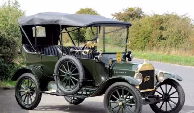 En 1906, Don Eusebio Escalante Bates importó un Ford “T” que fue el primer automóvil de gasolina que hubo en México
