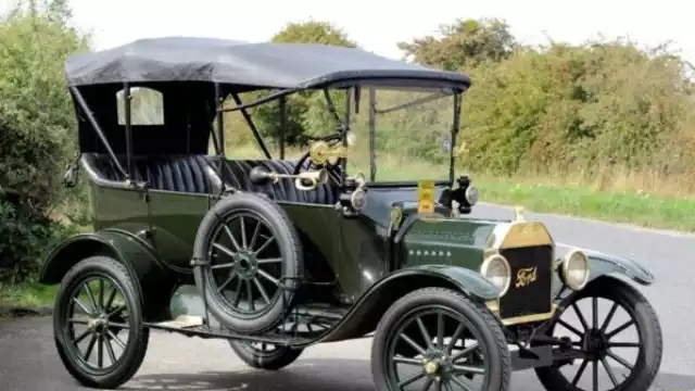 En 1906, Don Eusebio Escalante Bates importó un Ford “T” que fue el primer automóvil de gasolina que hubo en México