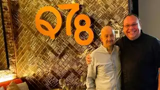 Carlos Salinas de Gortari reapareció a lado de un chef yucateco en Madrid, España. Foto: Instagram